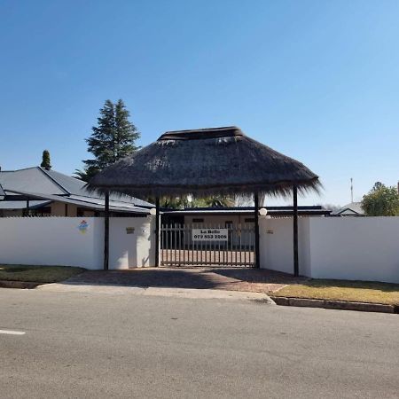 La Belle Guesthouse Parys Buitenkant foto